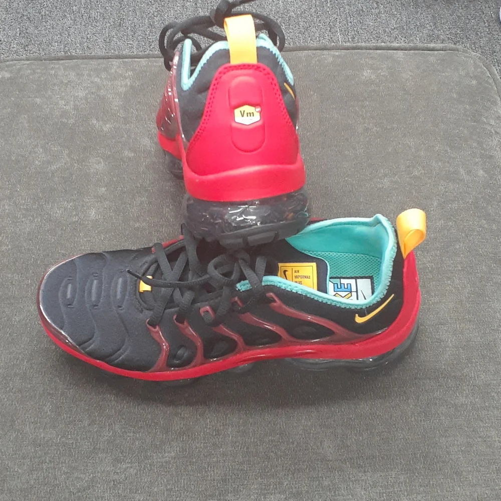 AIR VAPORMAX PLUS. - Picture 4 of 7